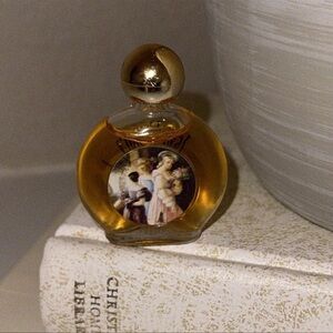 Elegant Gold Perfume Bottle